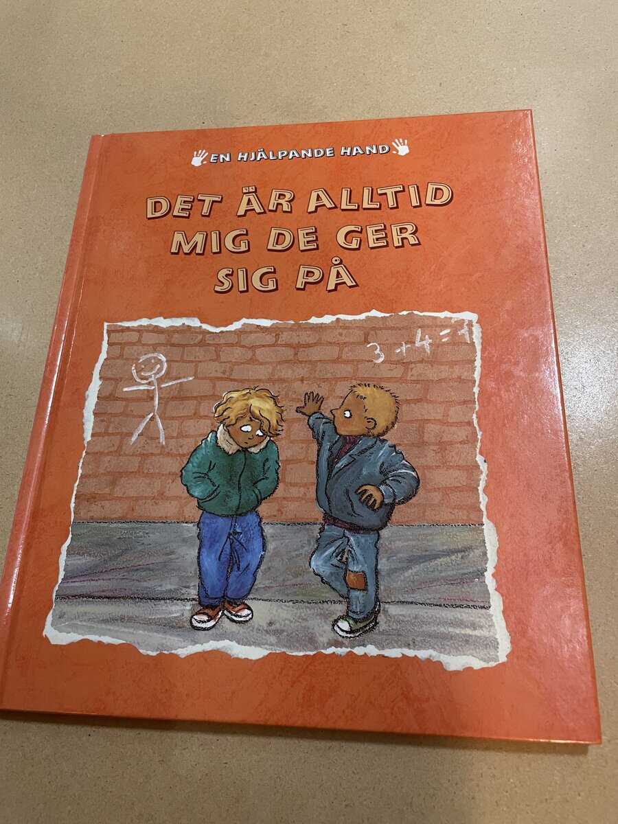 Ann De Bode : Det är alltid mig de ger sig på