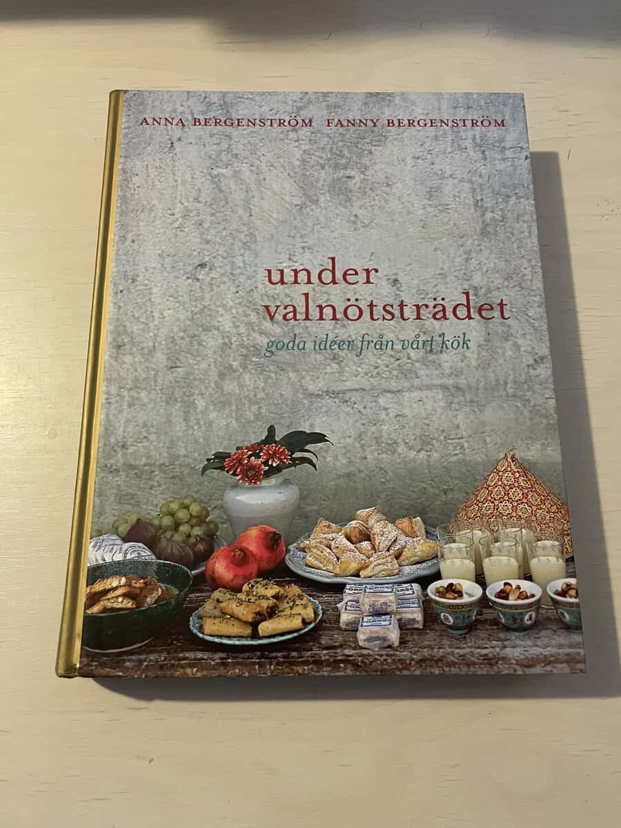 Anna Bergenström : Under valnötsträdet