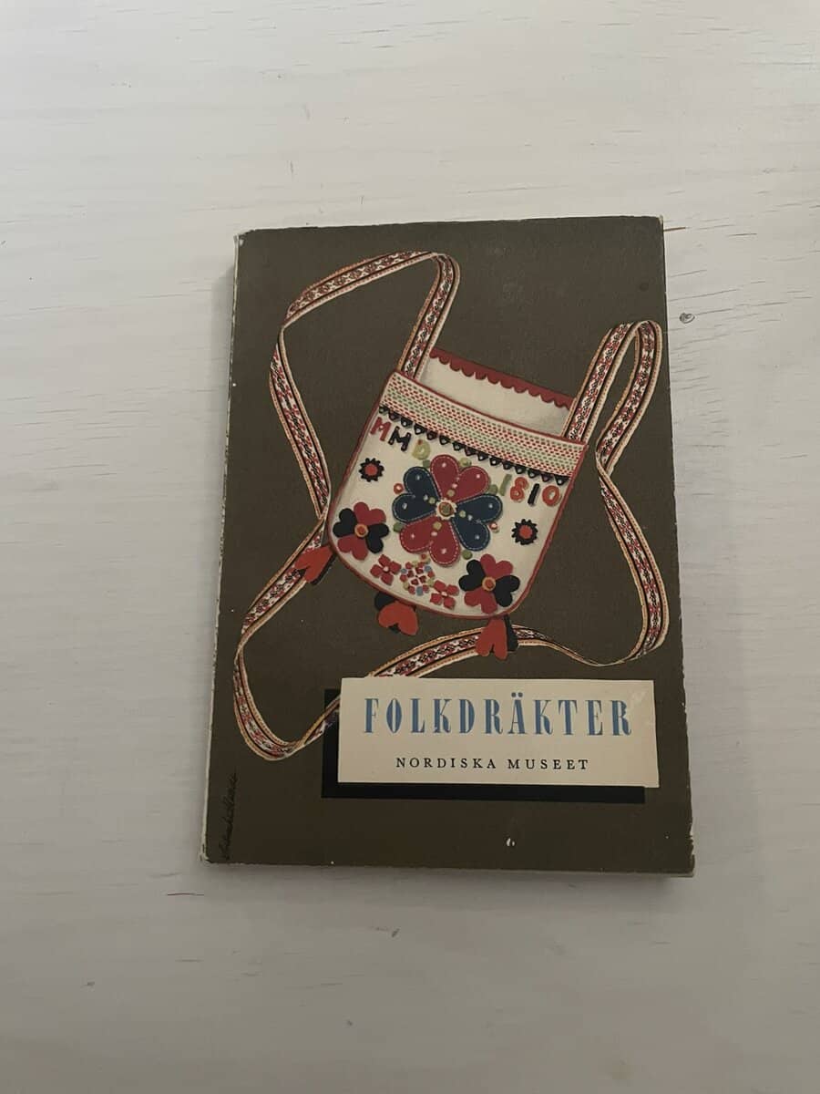 Anna-Maja Nylén : Folkdräkter