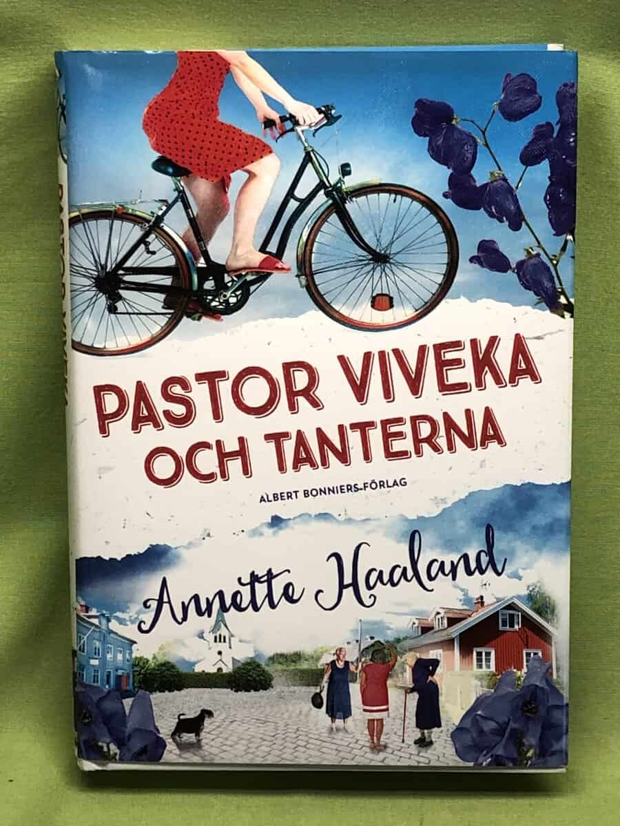 Annette Haaland : Pastor Viveka och tanterna