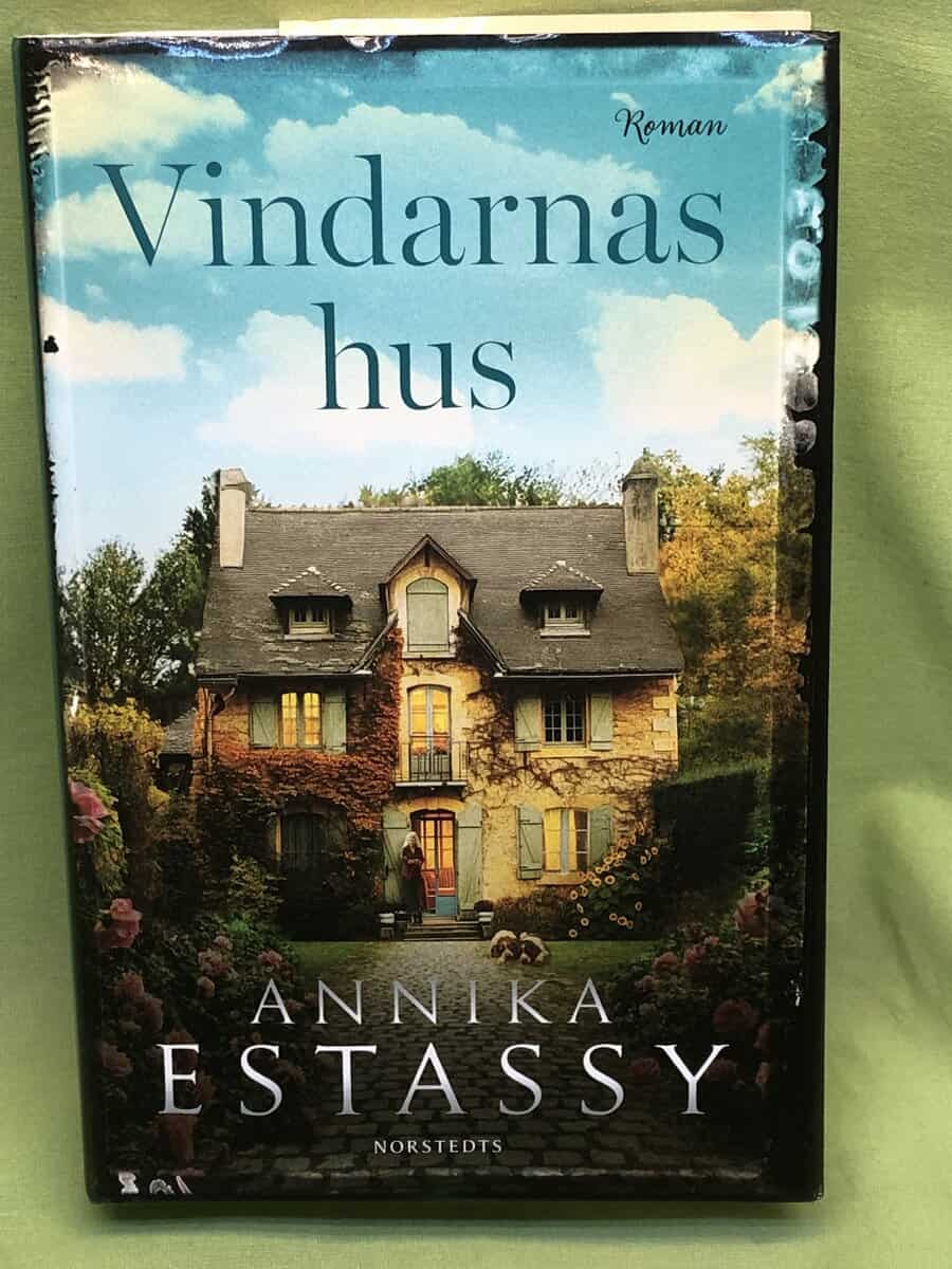 Annika Estassy : Vindarnas hus