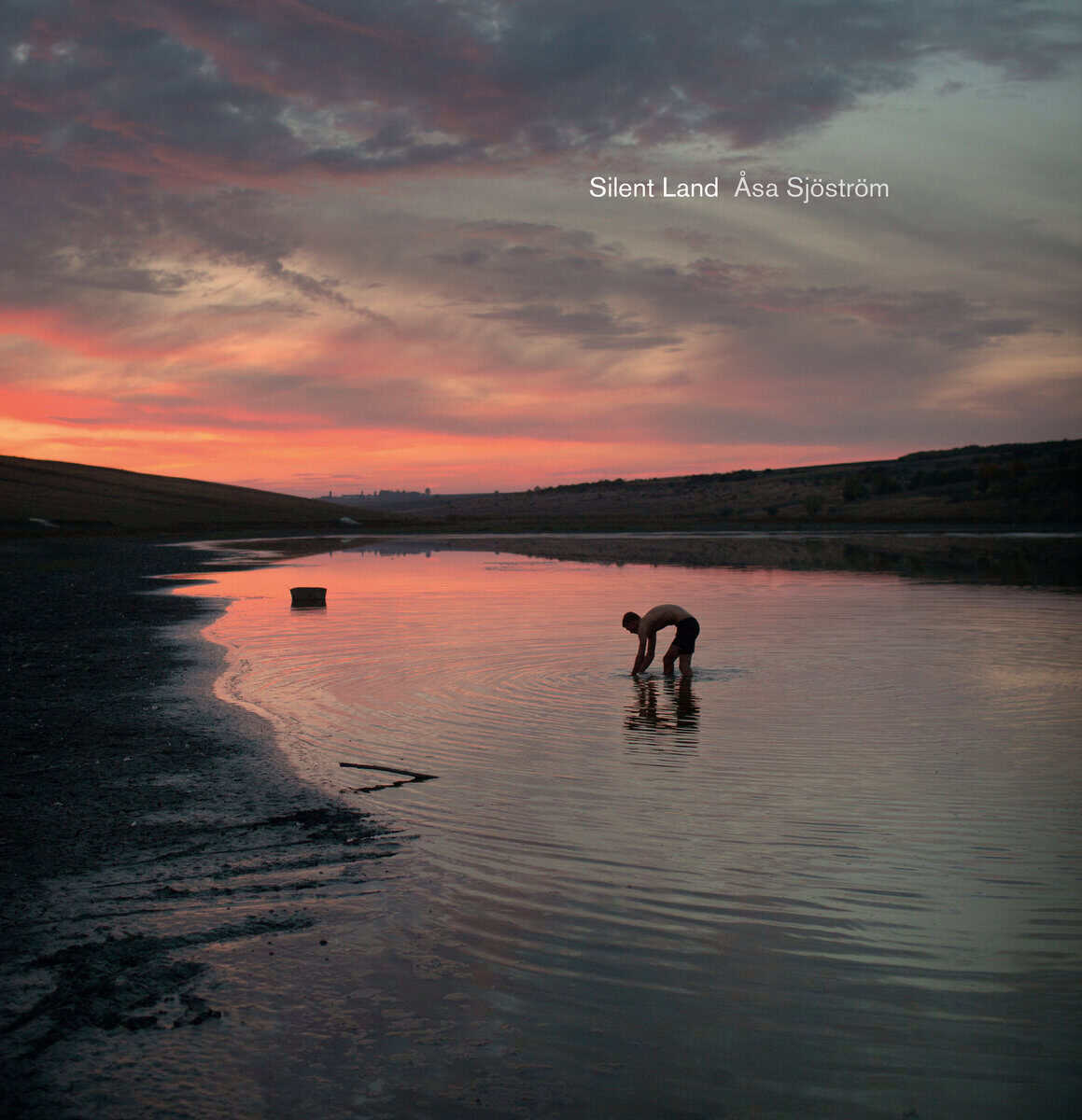 Åsa Sjöström : Silent land