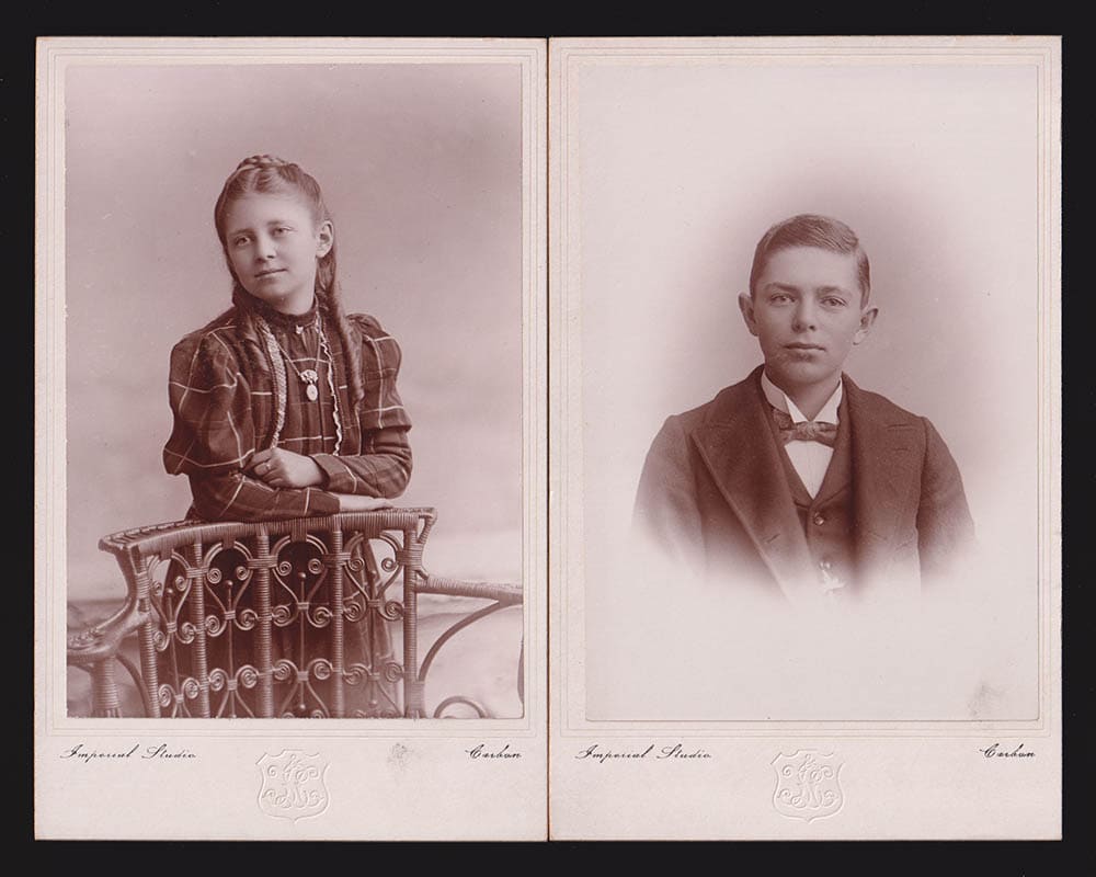 [Ateljéfotografi ; Kabinettfotografi ; 2 st] : Howland & Lonergan’s Imperial Studio, 724, 726 & 728 Market Street, S. F. (San Francisco USA, ateljé)