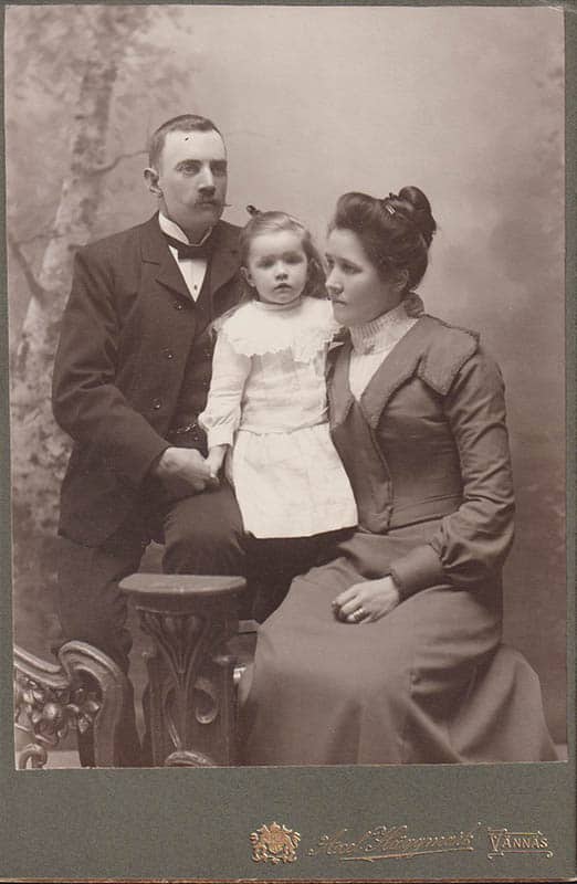 [Ateljéfotografi ; Kabinettfotografi ; 4 st] : Axel Häggmark (1872-1952) Vännäs (fotograf)