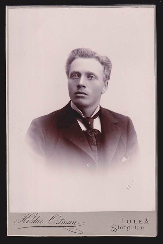 [Ateljéfotografi ; Kabinettfotografi ; 4 st] : Hildur Ortman (1860-1943) Luleå (fotograf)