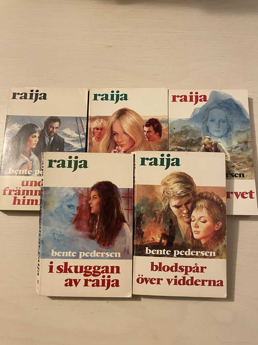 Bente Pedersen : Raija 11-15 - Under främmande himmel - Vildrosor - Fadersarvet - I skuggan av Raija - Blodspår över vidderna