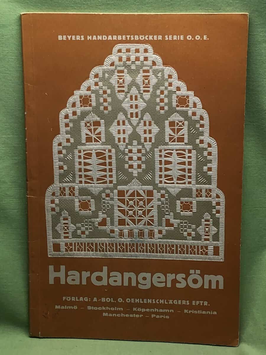 Beyers handarbetsböcker : Arbeten i hardangersöm med 118 illustrationer