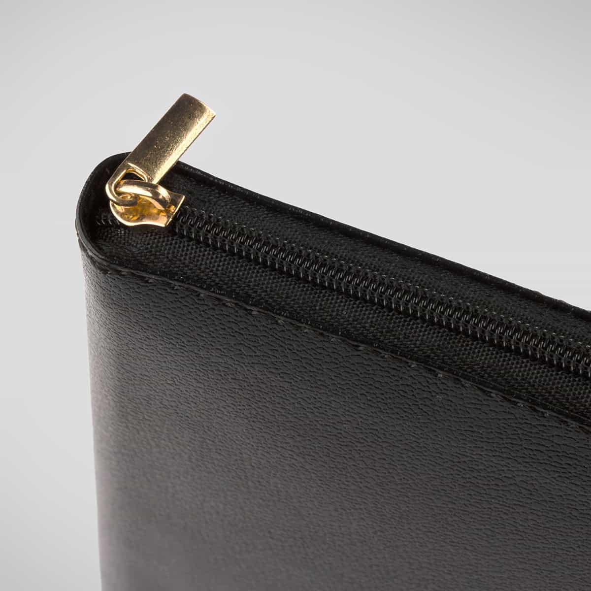 Bibel 2026 Slimline - Bonded leather Svart med dragkedja