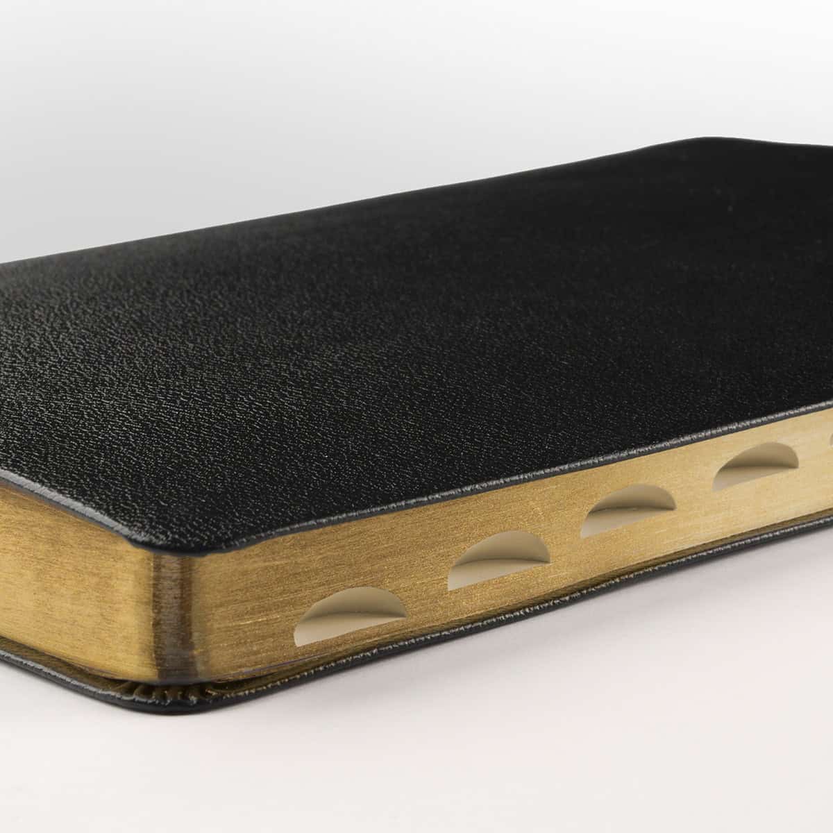 Bibel 2026 Slimline - Bonded leather Svart med tumindex