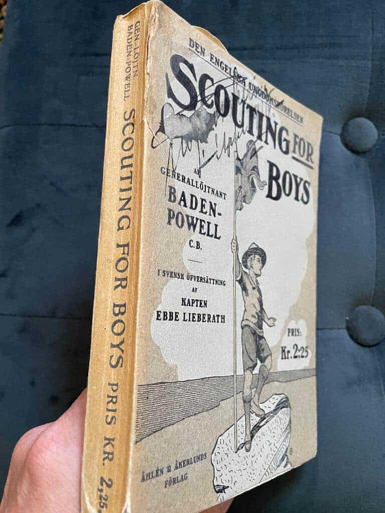 C. B. Baden-Powell ; Ebbe Lieberath (övers.) : Scouting for Boys (i svensk översättning)