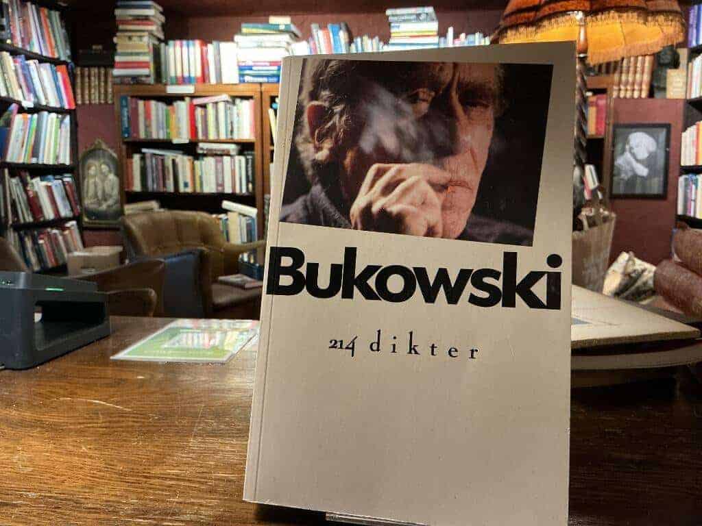 Charles Bukowski : 214 dikter