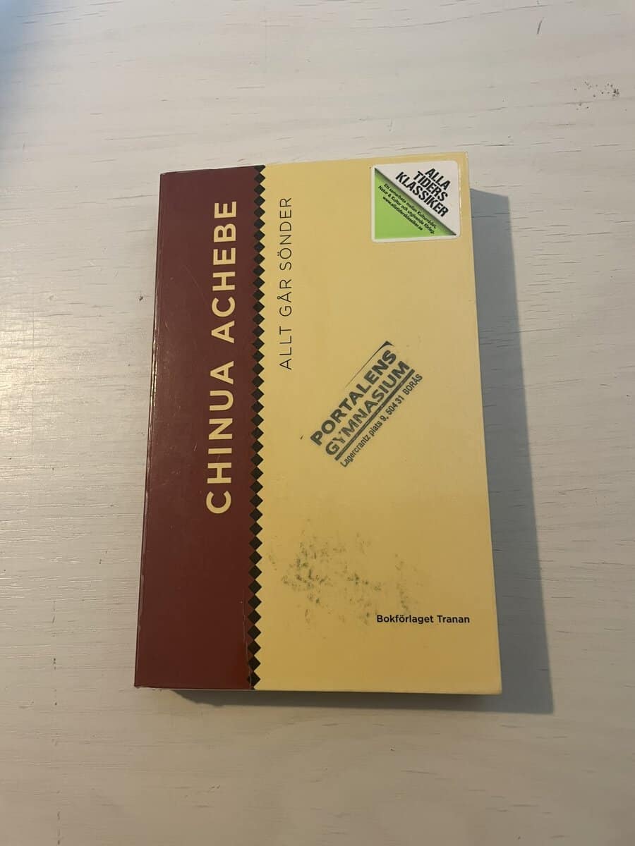 Chinua Achebe : Allt går sönder