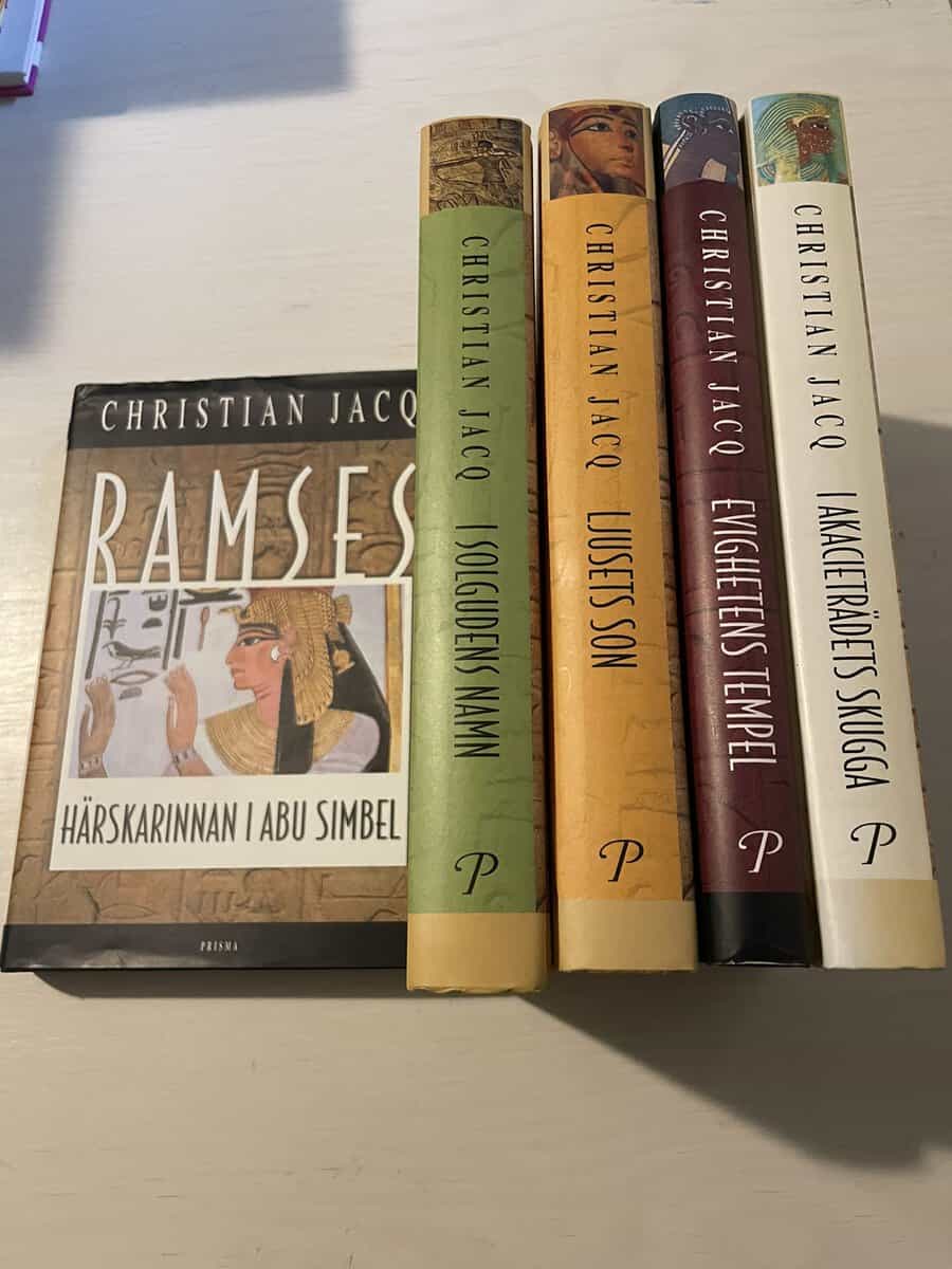 Christian Jacq : Ramses II 1-5 - Hela serien - Ljusets son - Evighetens tempel - I solgudens namn - Härskarinnan i Abu Simbel - I akacieträdets skugga