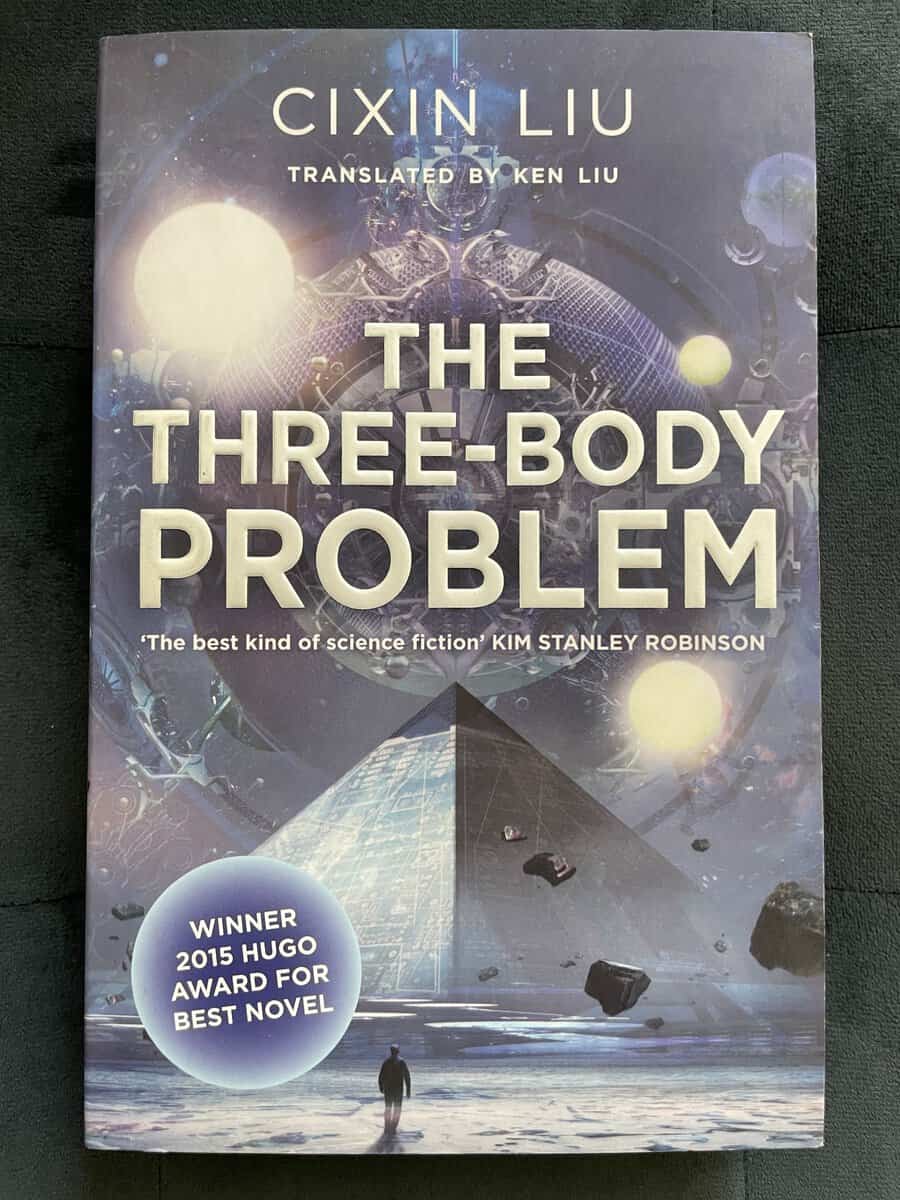 Cixin Liu : The three-body problem