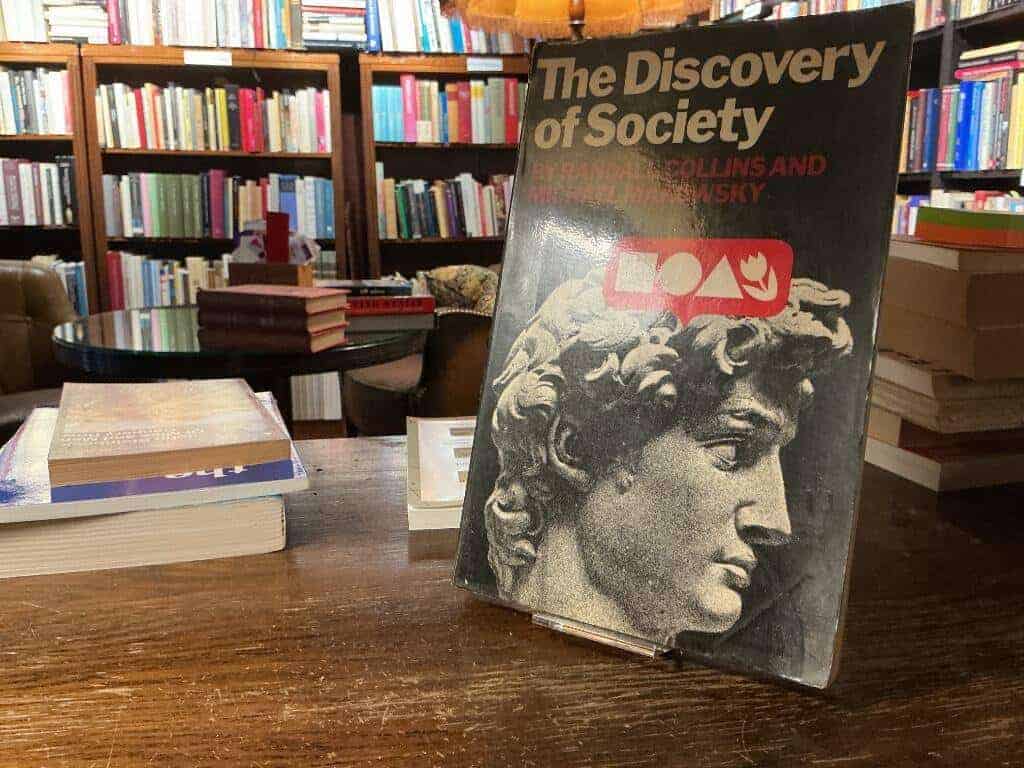Collins ; Makakowsky : The discovery of Society
