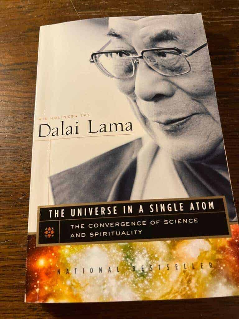 Dalai Lama : The universe in a single atom