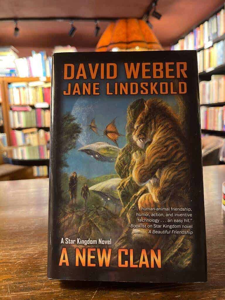 David Weber ; Jane Lindskold : A new Clan