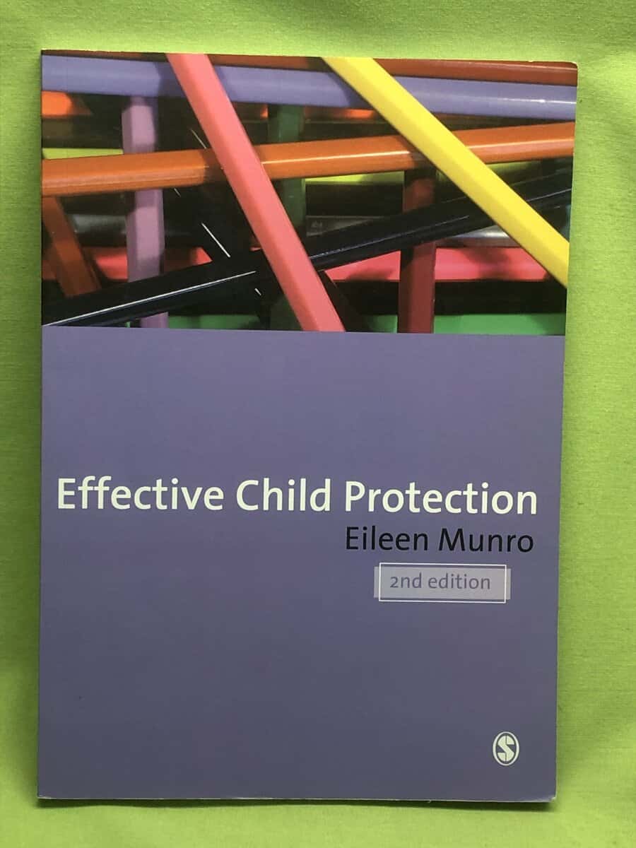 Eileen Munro : Effective child protection