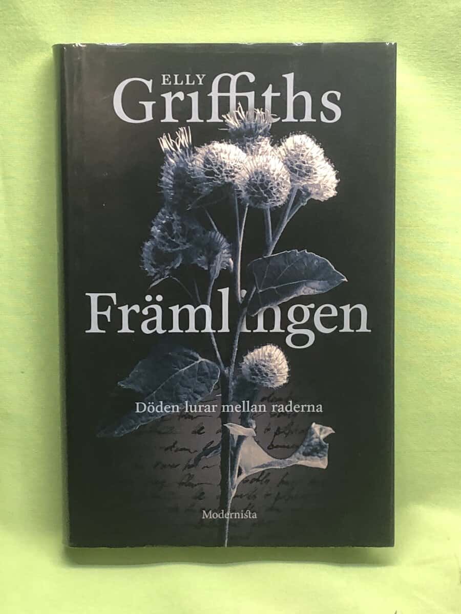 Elly Griffiths : Främlingen