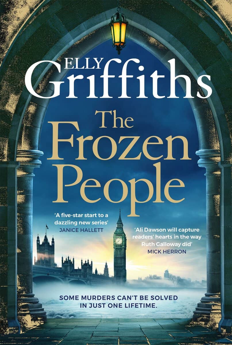 Elly Griffiths : The Frozen People