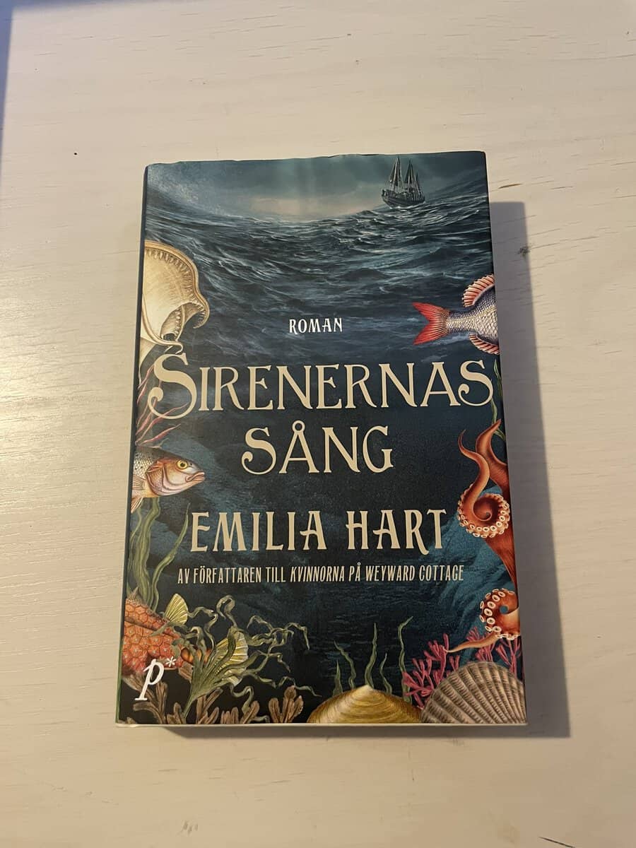 Emilia Hart : Sirenernas sång
