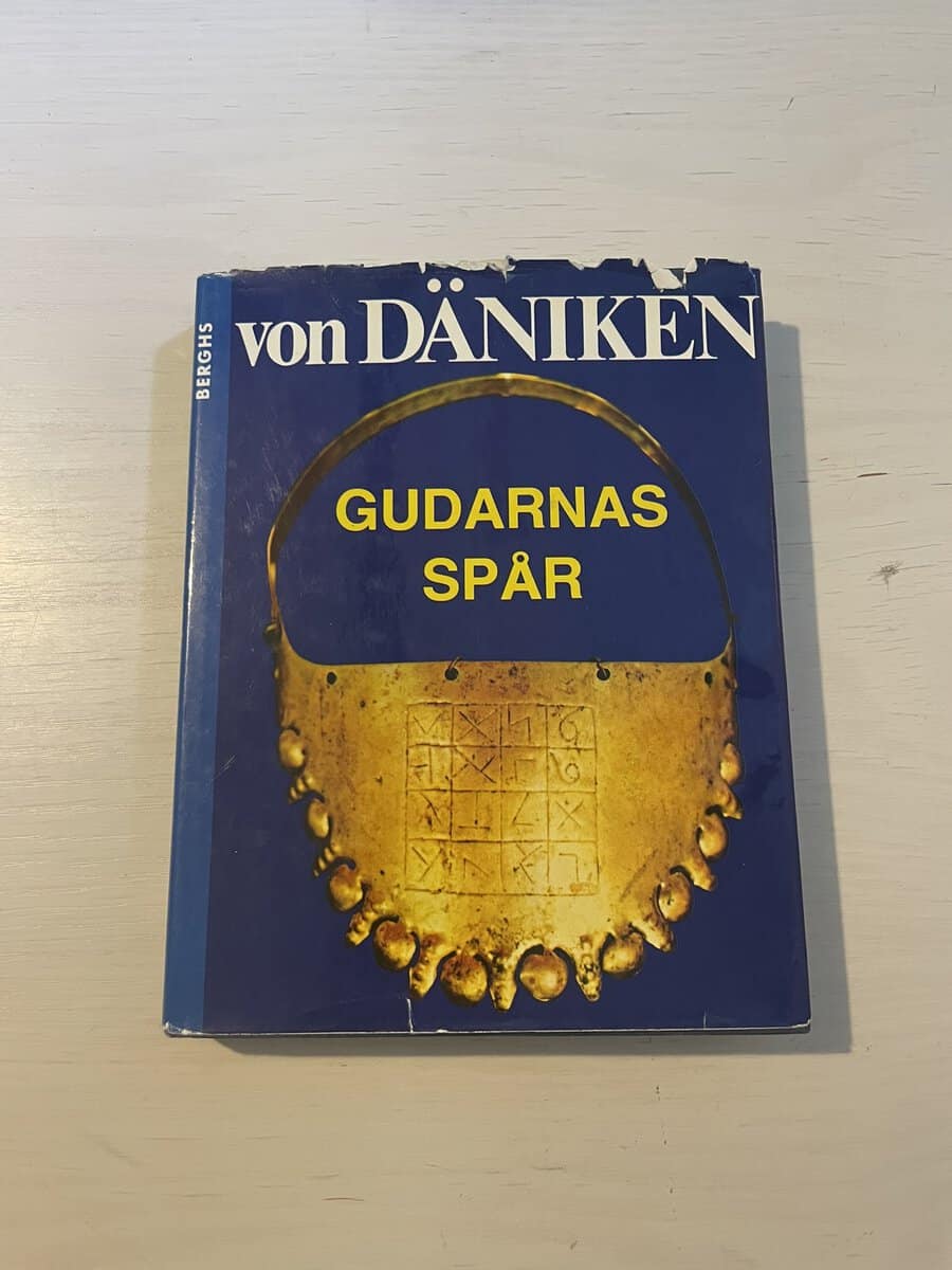 Erich von Däniken : Gudarnas spår