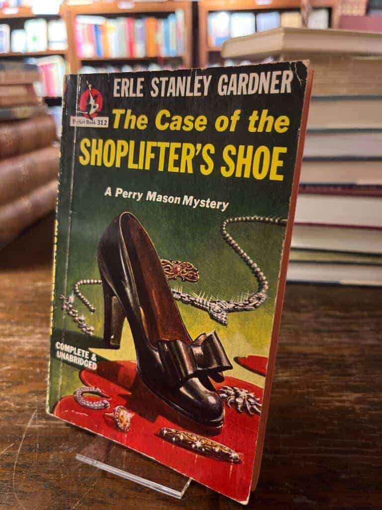 Erle Stanley Gardner : The Case of the Shopliftet’s shoe