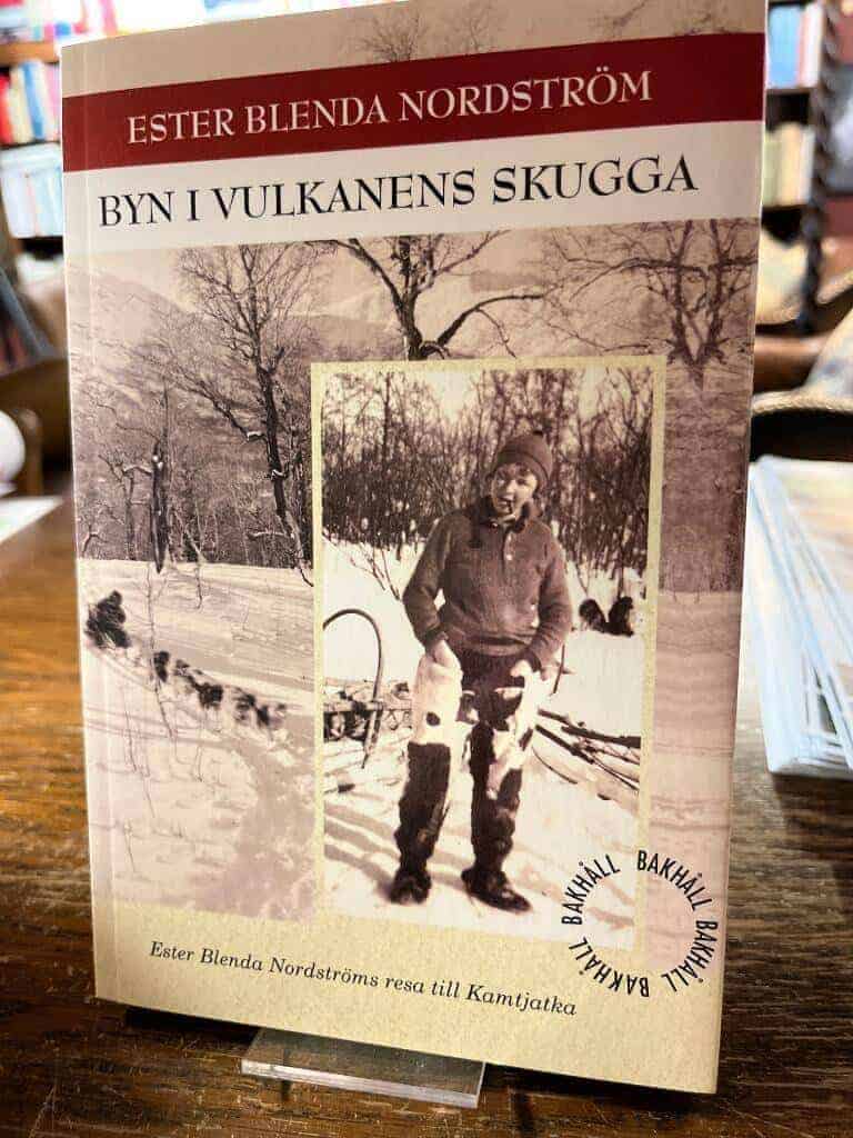 Ester Blenda Nordström : Byn i vulkanens skugga