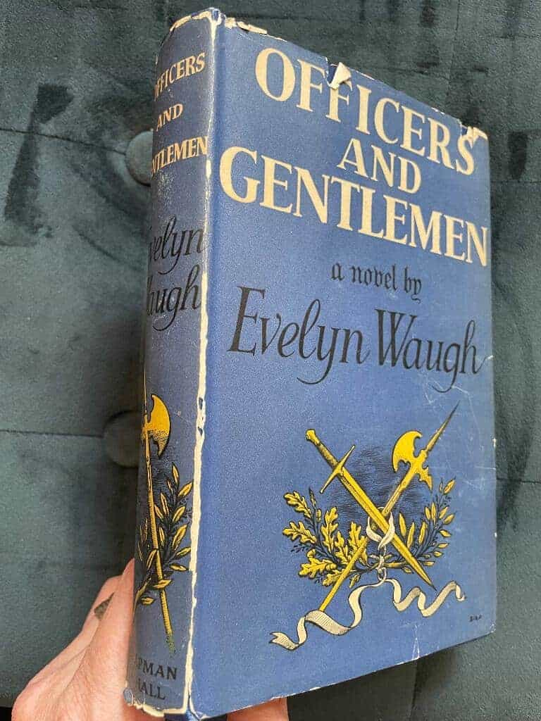 Evelyn Waugh : Officers and Gentlemen