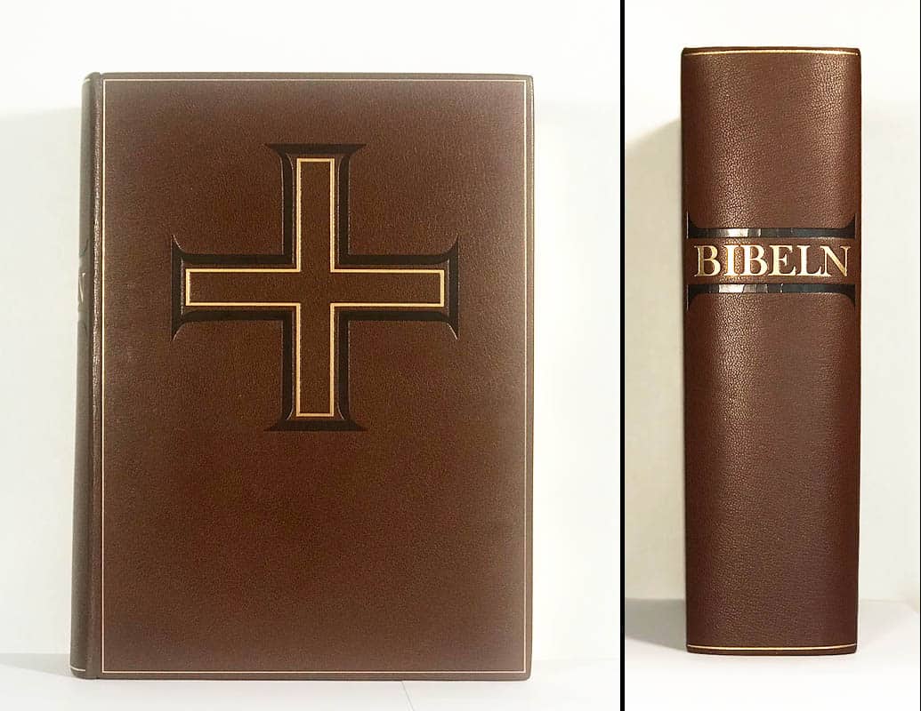 [Familjebibel ; Bonnier 1963] : Bibeln eller den Heliga skrift. Innehållande Gamla och Nya testamentets texter jämte de Apokryfiska böckerna i enlighet med den av konungen gillade översättningen av åren 1917 och 1921