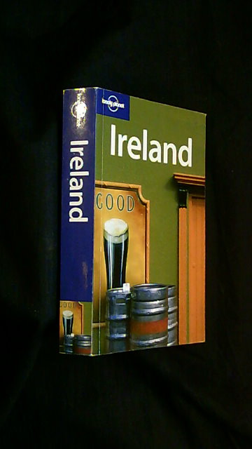 Fionn M. Fl Davenport : Lonely planet Ireland