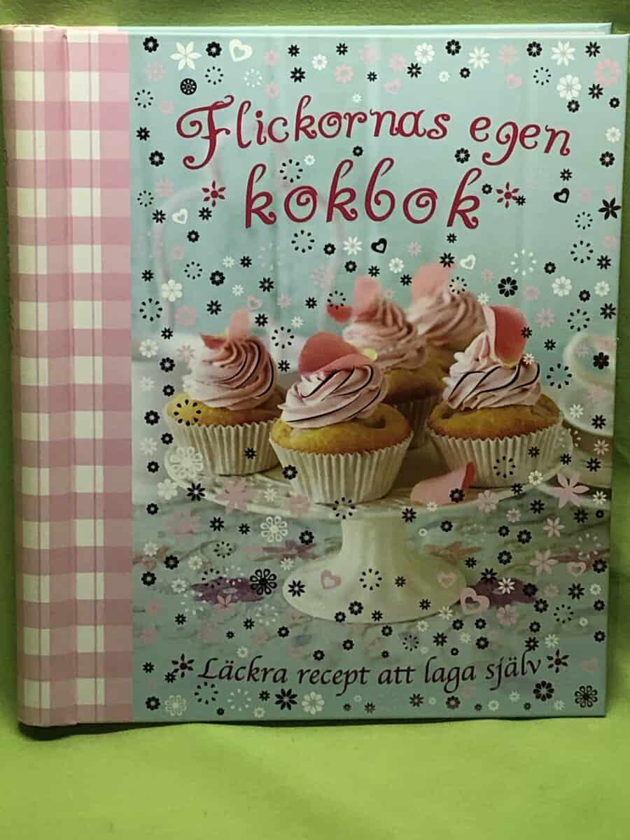 Flickornas egen kokbok