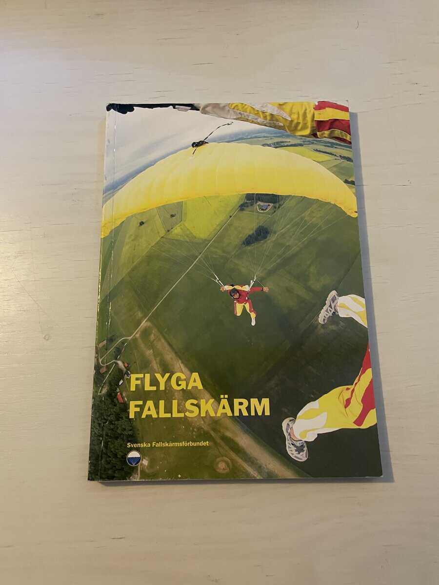Flyga fallskärm