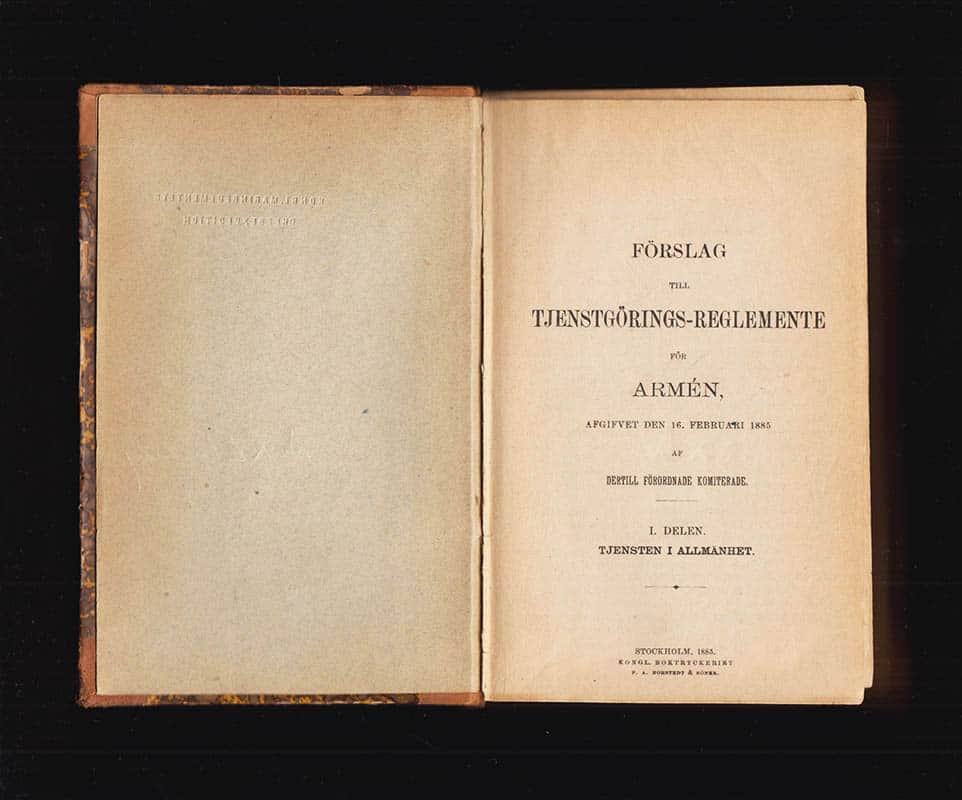 Förslag till tjenstgörings-reglemente för armén, afgifvet den 16. februari 1885 af dertill förordnade komiterade. I-III + Bihang (komplett)