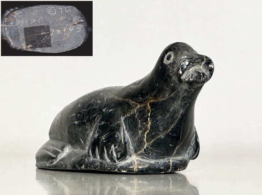 [Grönland ; Skulptur] : SKULPTUR, Säl. Äkta täljsten (real soapstone)