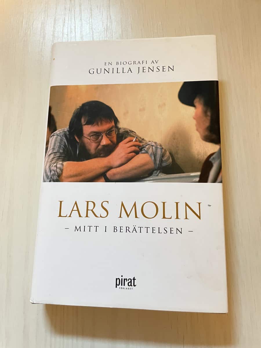 Gunilla Jensen : Lars Molin mitt i berättelsen