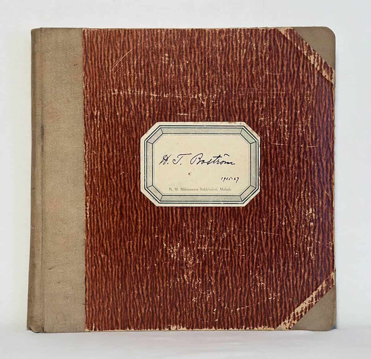 [Handskrift ; Botanik ; 'H. T. Boström 1925-27'] : 702 noteringar mellan 8/11-1925 - 9/10 1927