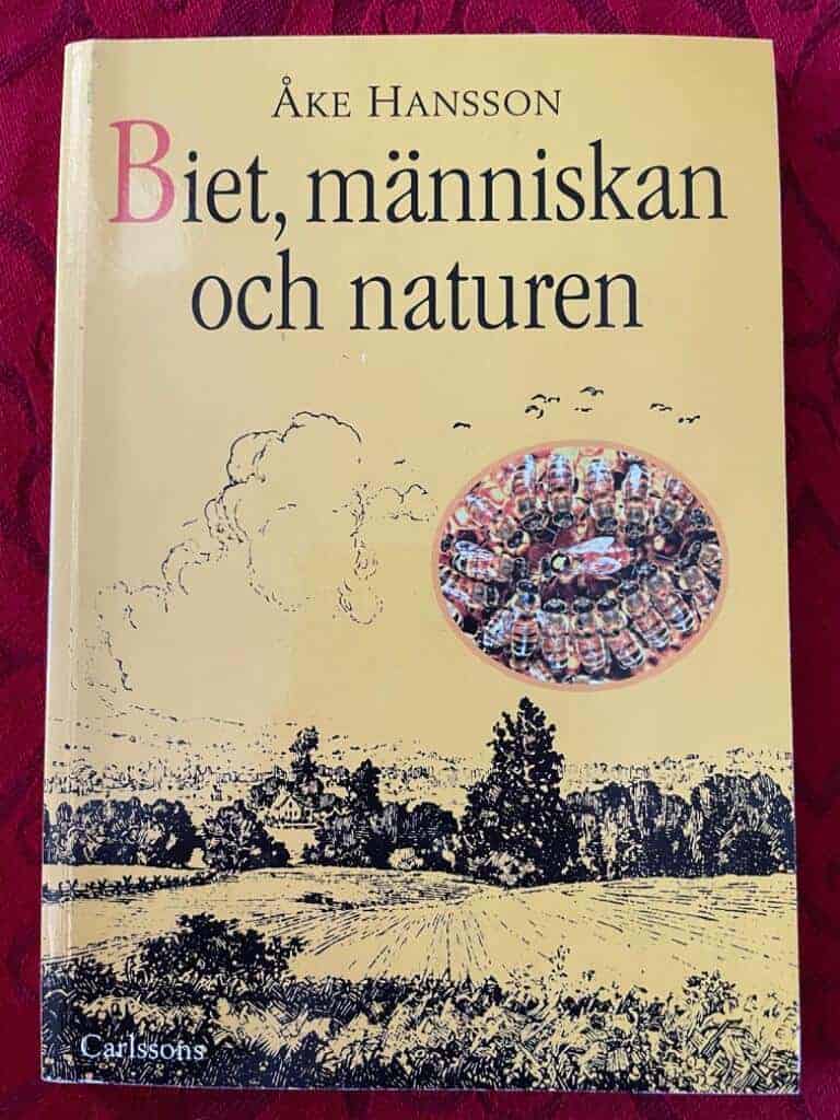 Hansson, Åke ; Sveriges biodlares riksförbund : Biet, människan och naturen
