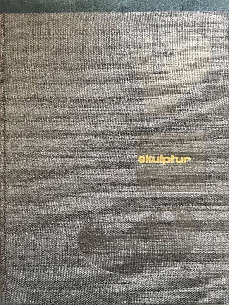Harry Martinson (dikter) ; Tor Johnson (foto) : Skulptur. Bror Hjort, Erik Grate, Stig Blomberg, Edvin Öhrström, Bror Marklund, Arne Jones, Egon Möller-Nielsen, Palle Pernevi, Martin Holmgren
