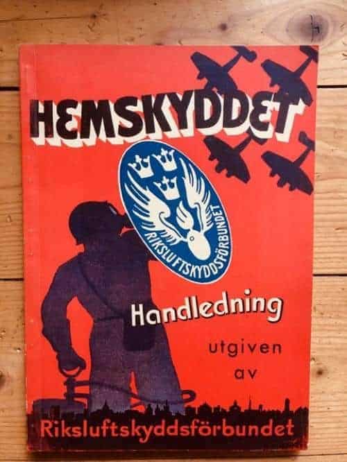 Hemskyddet (Det enskilda luftskyddet) Handledning utgiven av Ríksluftskyddsförbundet