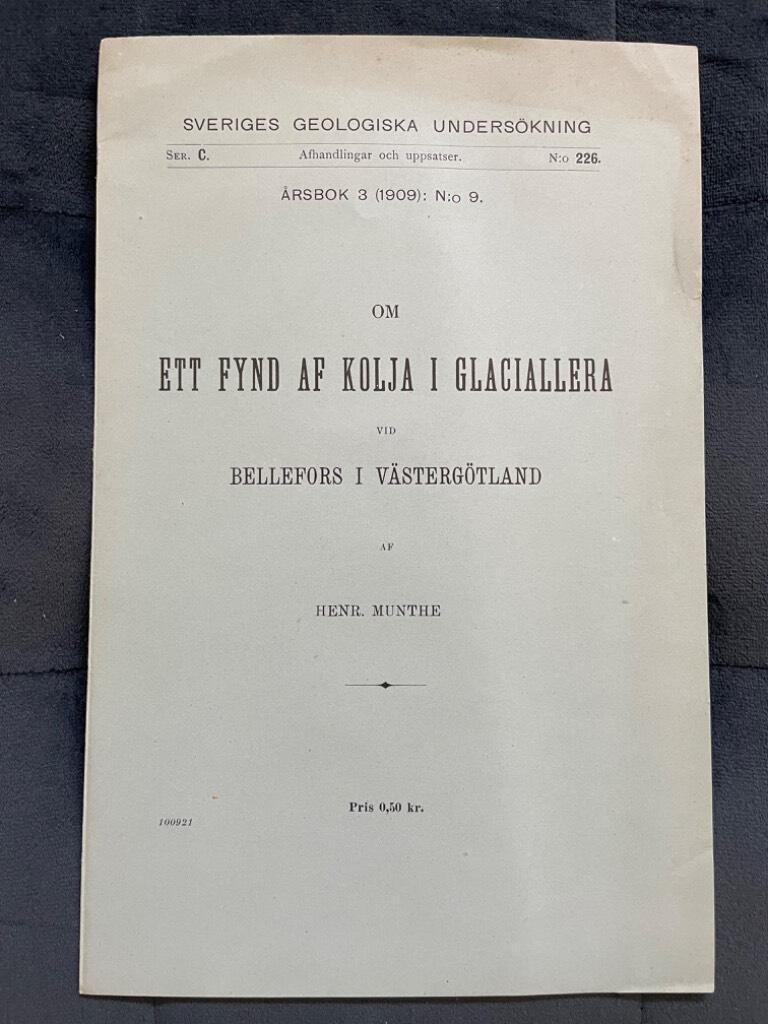 Henr. Munthe : Om ett fynd af kolja i glaciallera vid Bellefors i Västergötland
