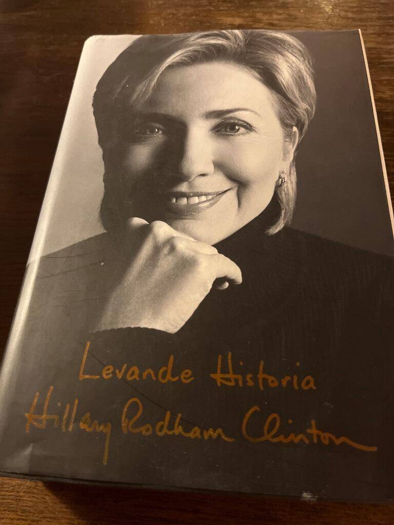 Hillary Rodham Clinton : Levande historia