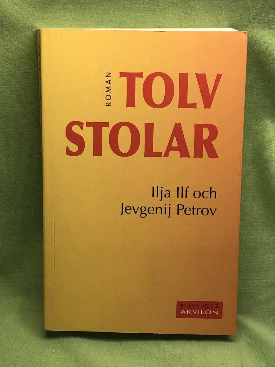 Il ja Il f : Tolv stolar