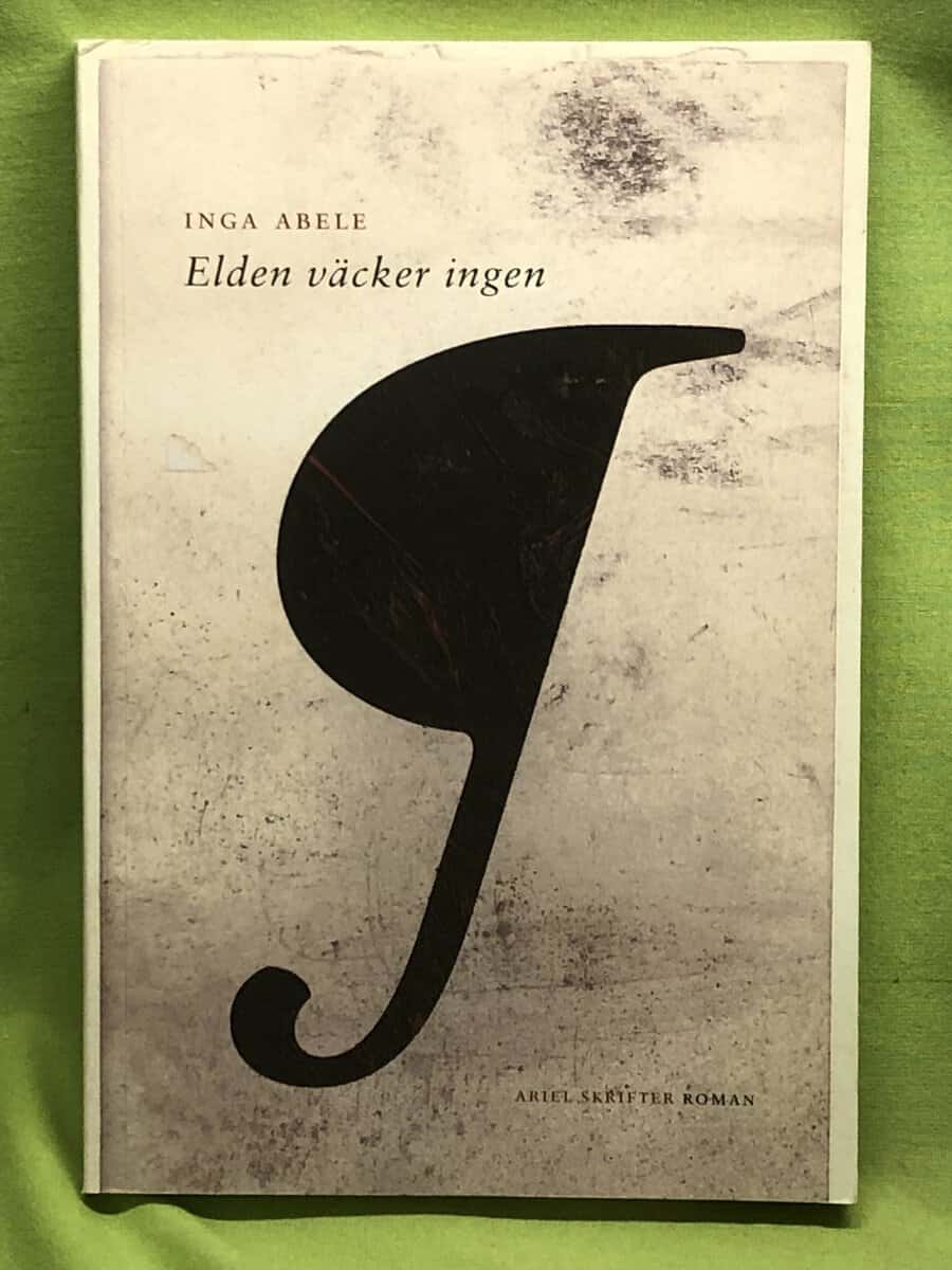 Inga bele : Elden väcker ingen [roman]