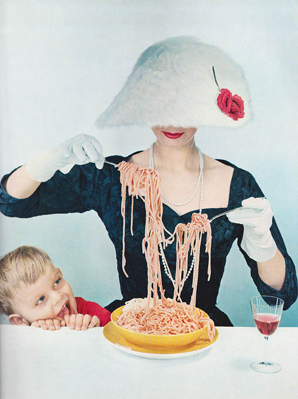 International Photos. Band II. Auserlesene Bilder im Mittel- und Grossformat, in Farbe une Schwarzweiss. Outstanding medium and large-format photographs in colour and black and white. Images sélectionnées en grand et moyen format, en couleurs et en noir et blanc. Imagenes selectas en el formato grande y medio en color y blanco y negro