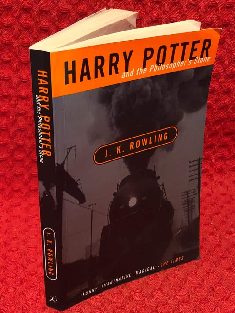 J. K. Rowling : Harry Potter and the philosopher's stone