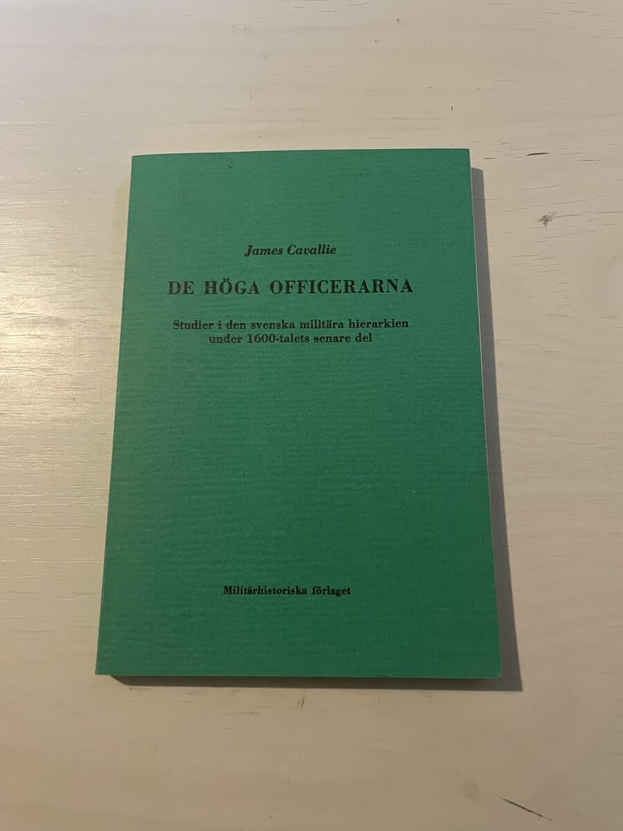 James Cavallie : De höga officerarna