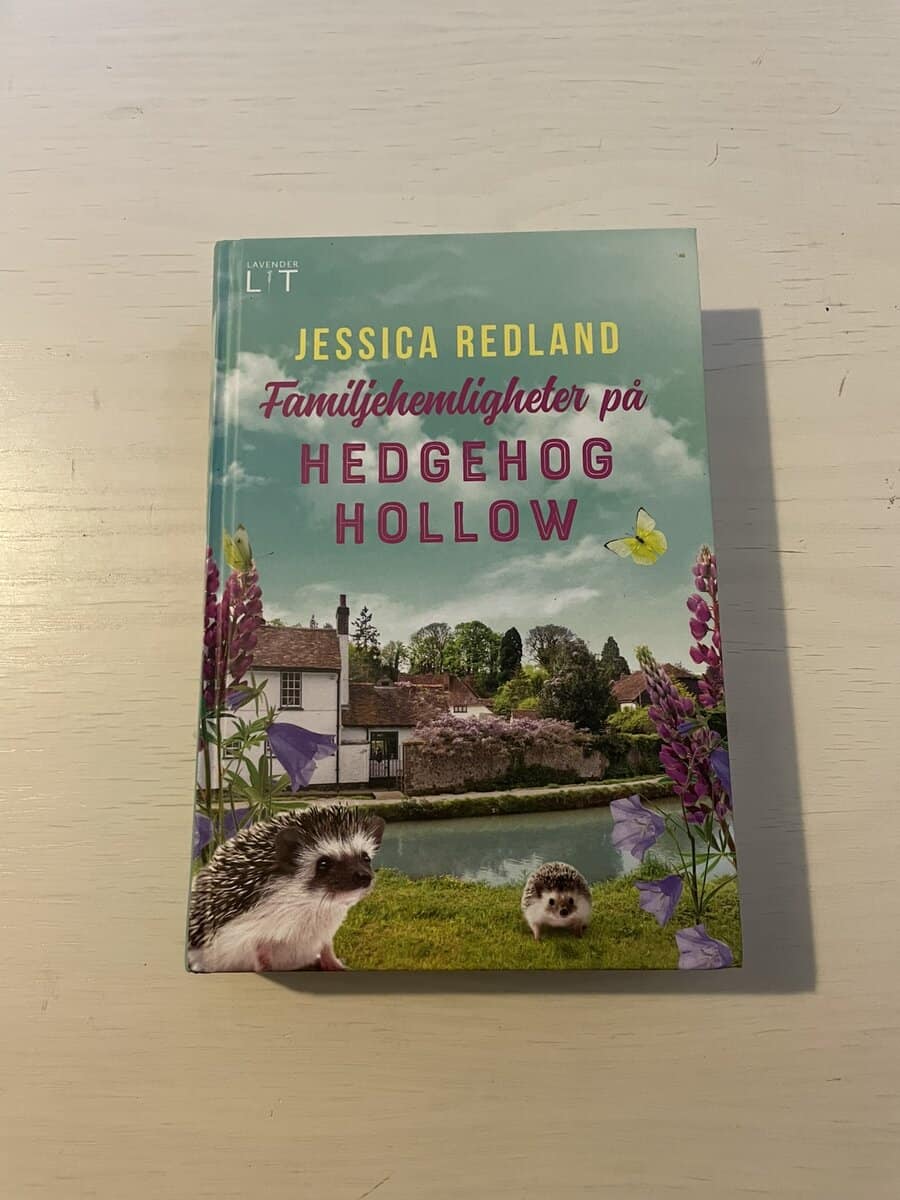 Jessica Redland : Familjehemligheter på Hedgehog Hollow