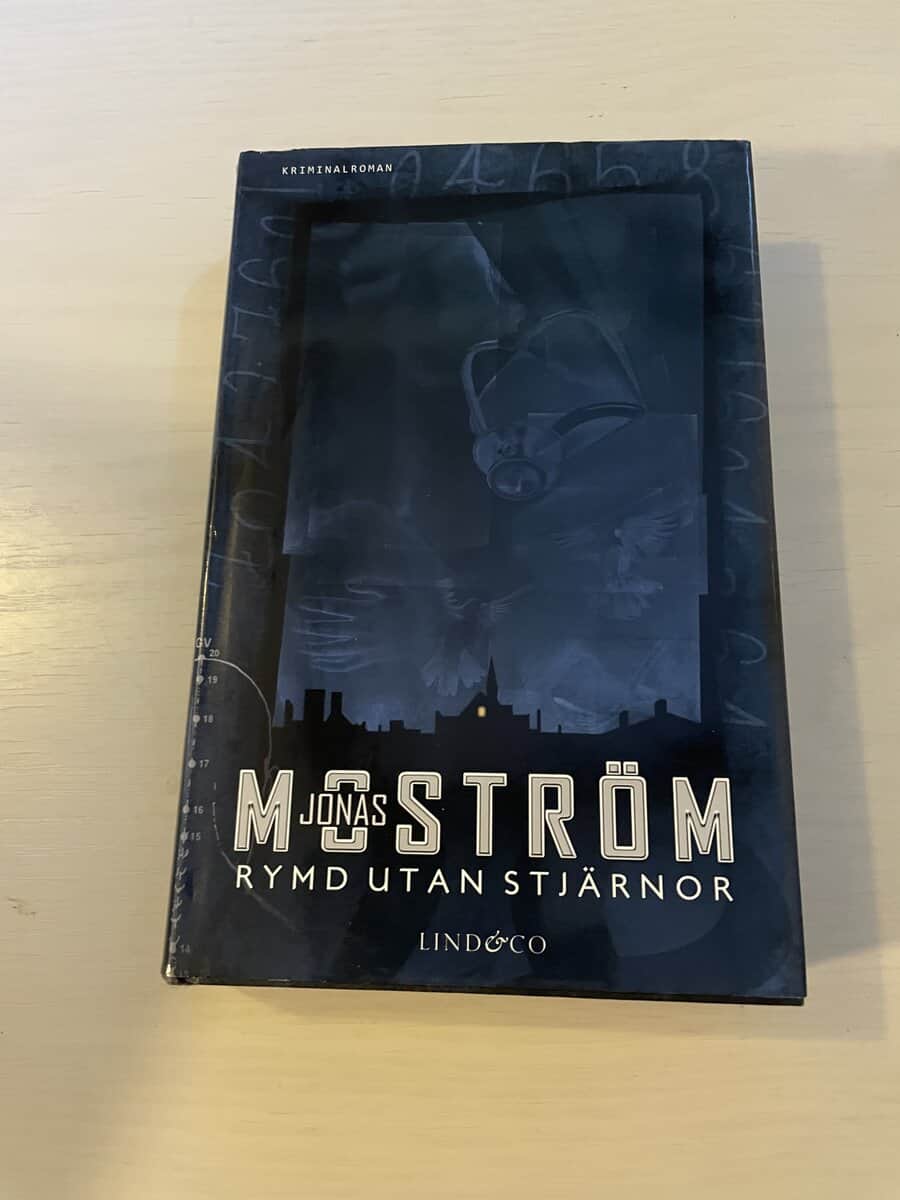 Jonas Moström : Rymd utan stjärnor