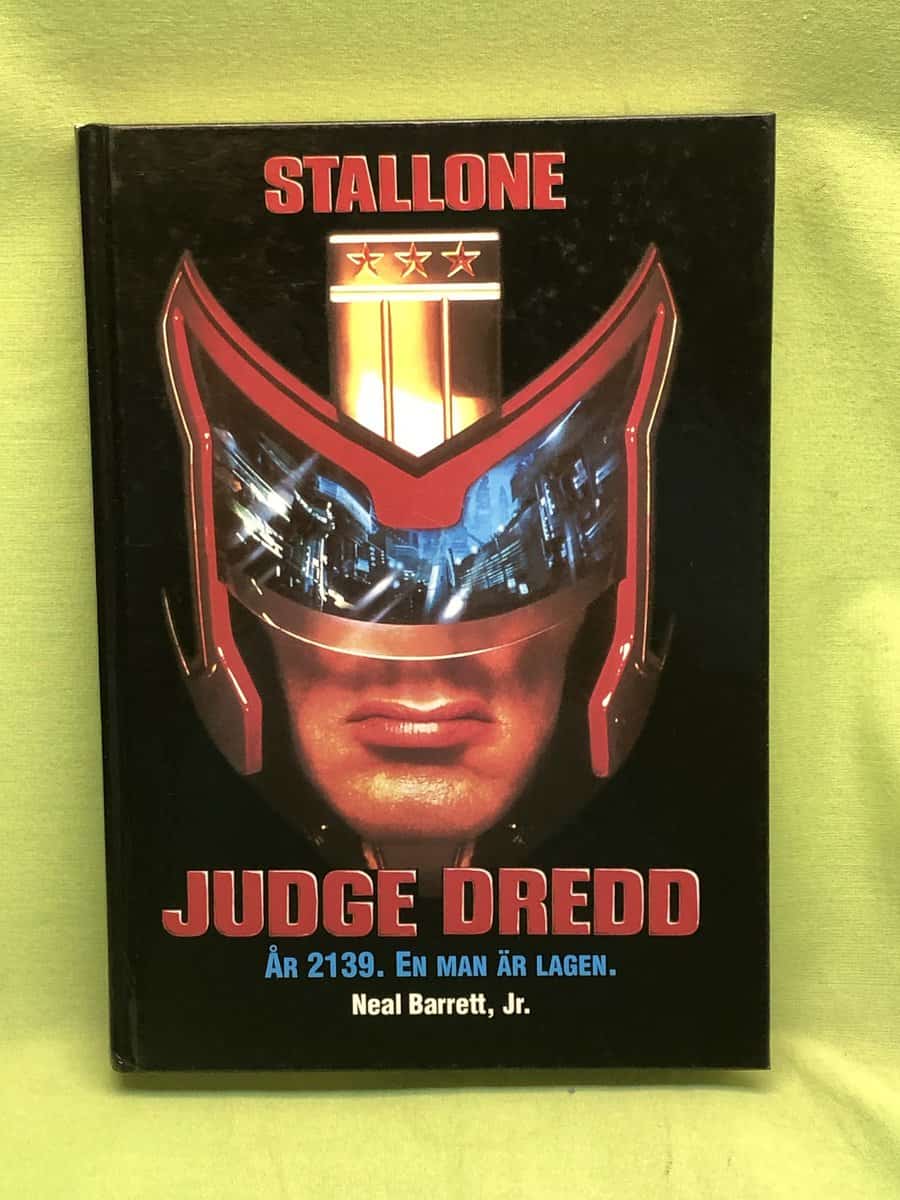 Jr Neal Barrett : Judge Dredd